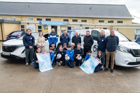 The Donegal Road Safety Working Group and Finn Harps Football Club at the launch of the Primary School Road Safety Art Competition at St.Eunan’s NS, Raphoe. 